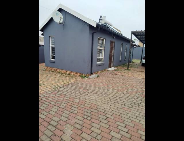 3 BEDROOM PROPERTY TO RENT IN DEVLAND